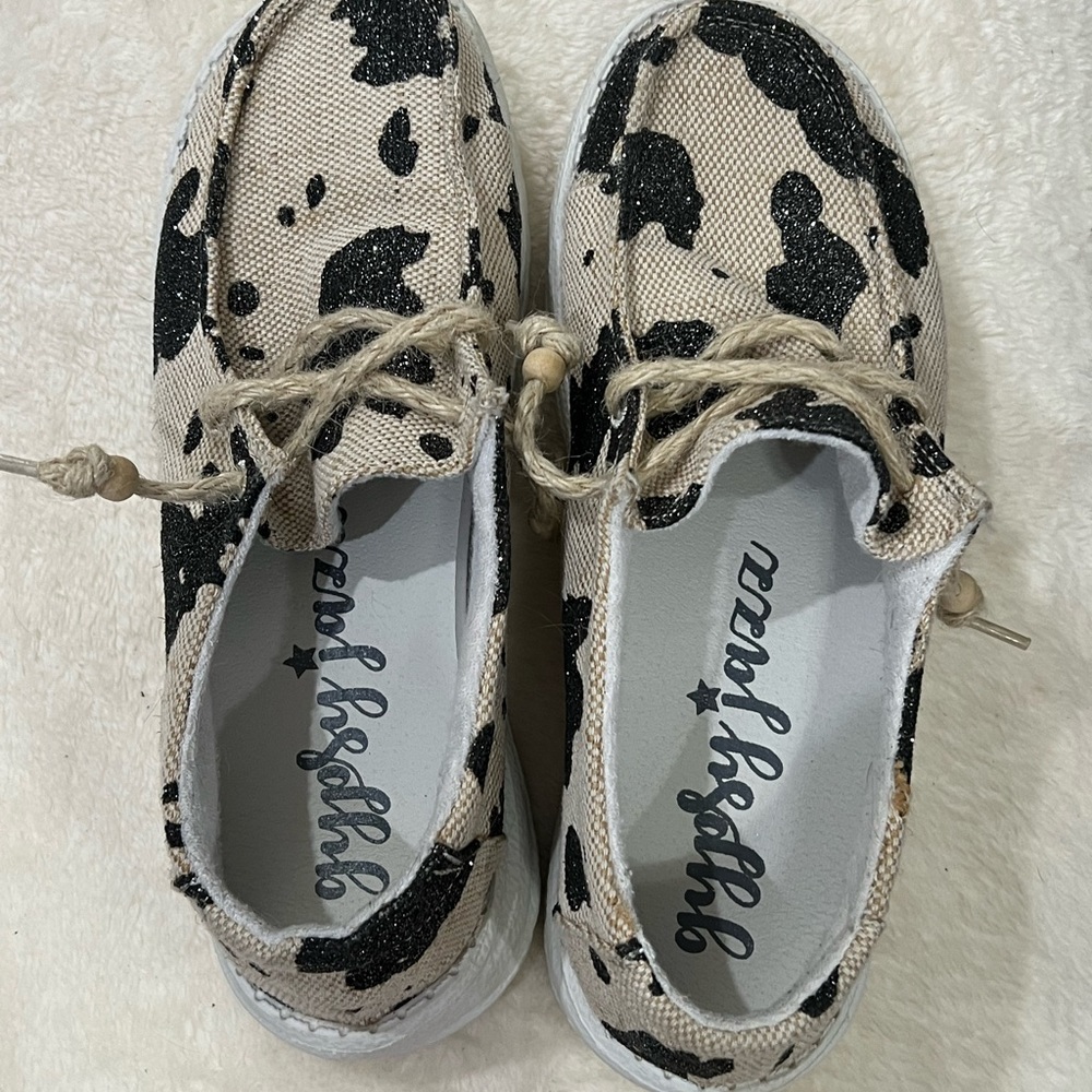 Size 8 Gypsy Jazz glitter cow print